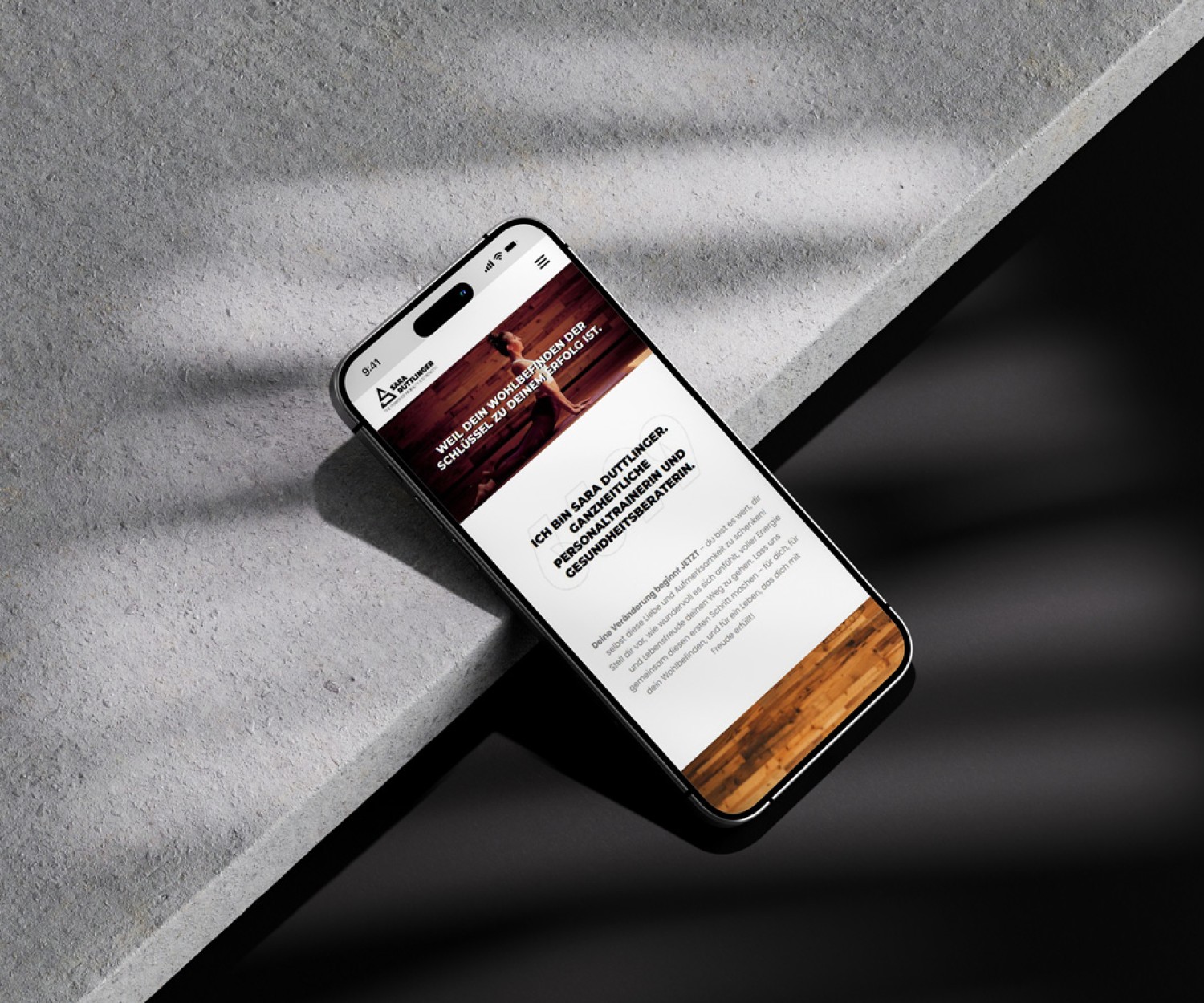 Sara Duttlingers Website in der mobilen Ansicht.