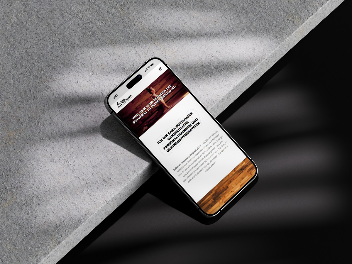 Sara Duttlingers Website in der mobilen Ansicht.